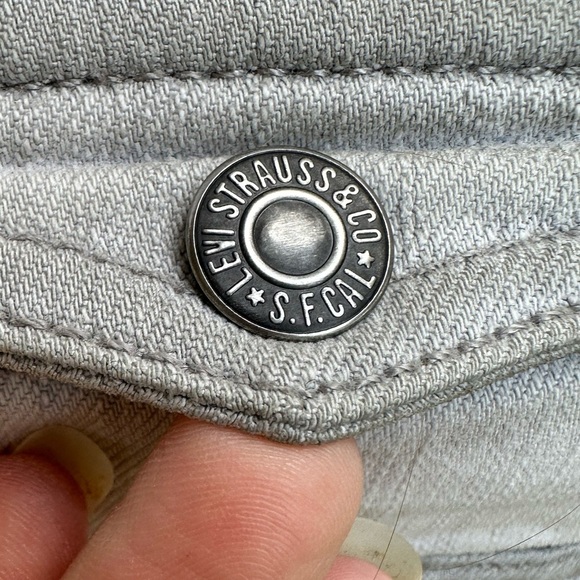 Denim and Bone Mary and Roses patch and embroidered one of a kind Levi Jacket - Picture 3 of 15